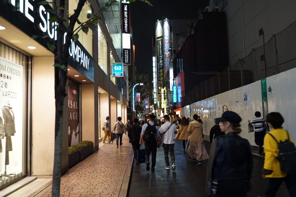 ホテルバリアンリゾート新宿フォレスト店へのアクセス方法（MOA五番街）