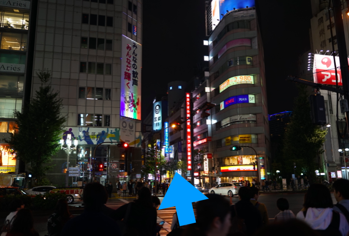 ホテルバリアンリゾート新宿フォレスト店へのアクセス方法（区役所通りへ）